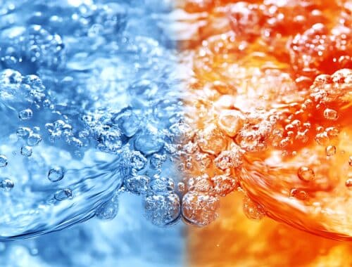Temperaturbeständig – Wasserblasen in heißem und kaltem Bereich als Symbol für Hitzebeständigkeit und Kühlung